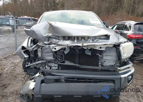 2015 Toyota Tundra Sr5 5.7L V8 z USA, uszkodzony, nr VIN 5TFDY5F13FX439345